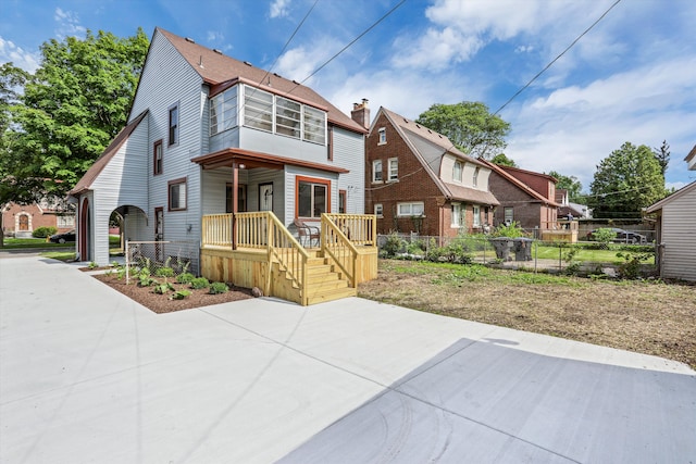 view of front of property