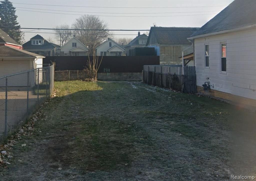 6076 Proctor St, Detroit, MI 48210