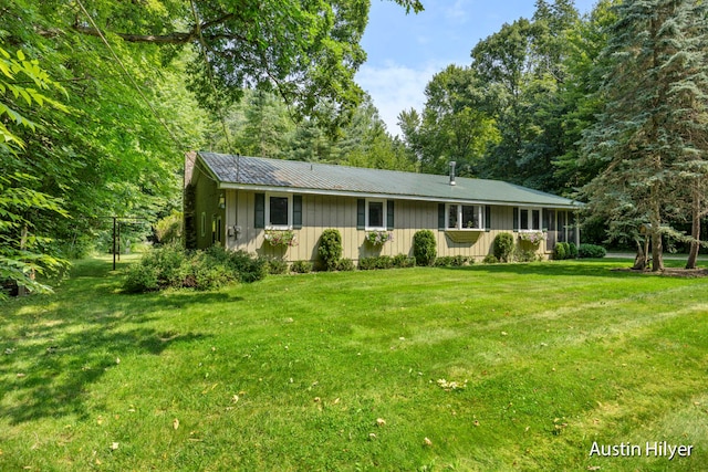 Listing photo 3 for 2215 16 Mile Rd NE, Cedar Springs MI 49319