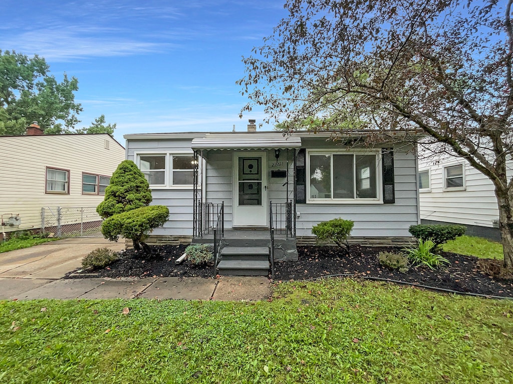 view of front of home