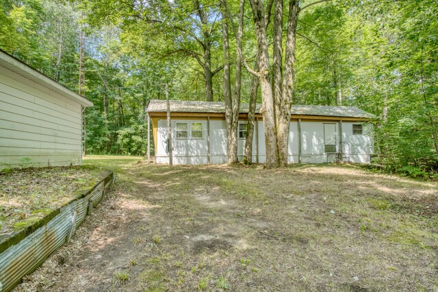 11451 Hemlock Ave, Lake, MI 48632 - view of yard