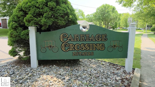 612 Carriage Way, Davison, MI 48423 - photo 1