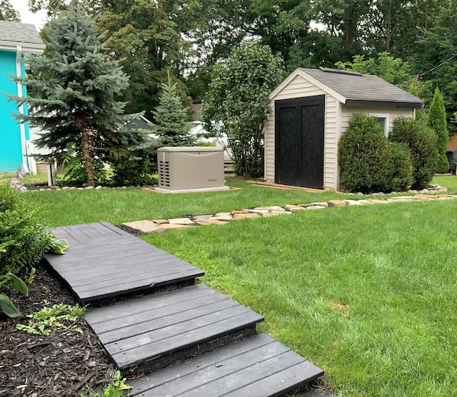 view of yard with a shed