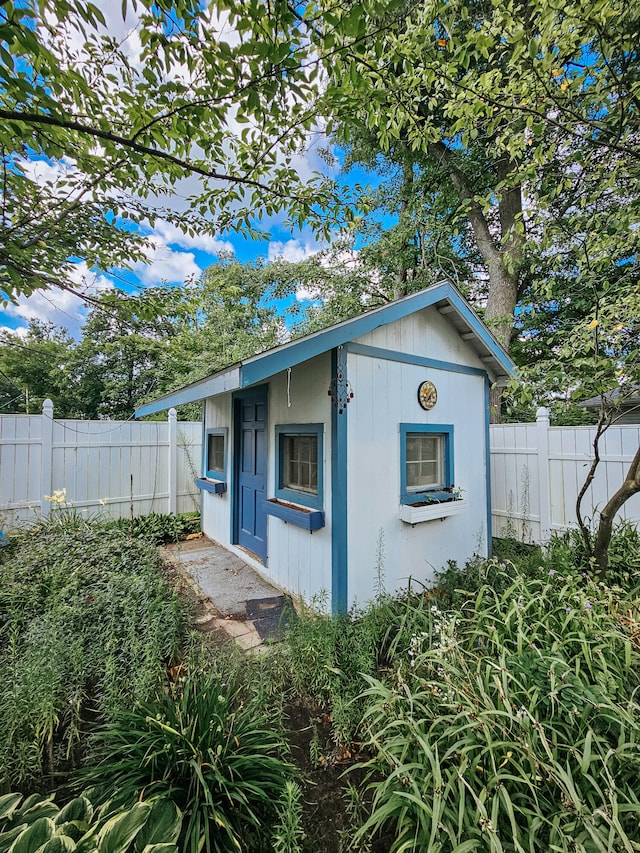 view of outbuilding