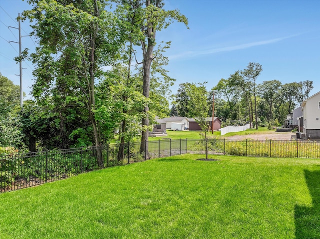 667 Allegheny Dr, South Lyon, MI 48178 - view of yard