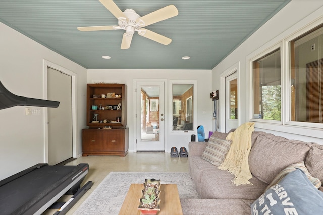 exercise room featuring ceiling fan