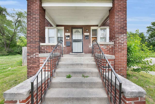 doorway to property with a porch