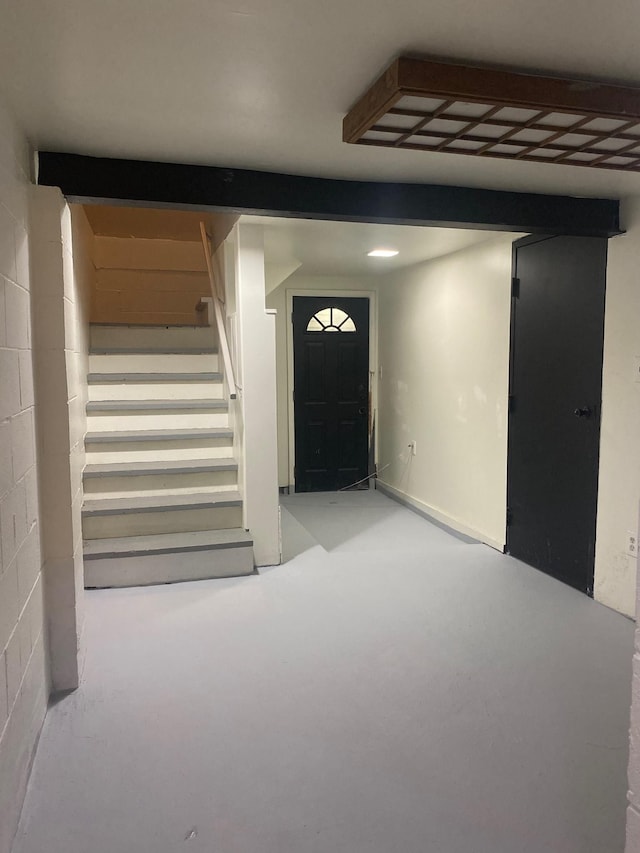 entryway featuring concrete flooring