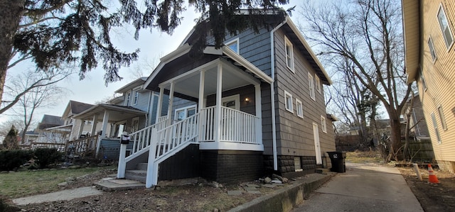 view of front of house with a porch