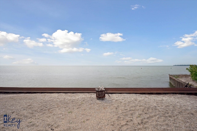 6800 Lakeshore Dr, Newport, MI 48166 - water view