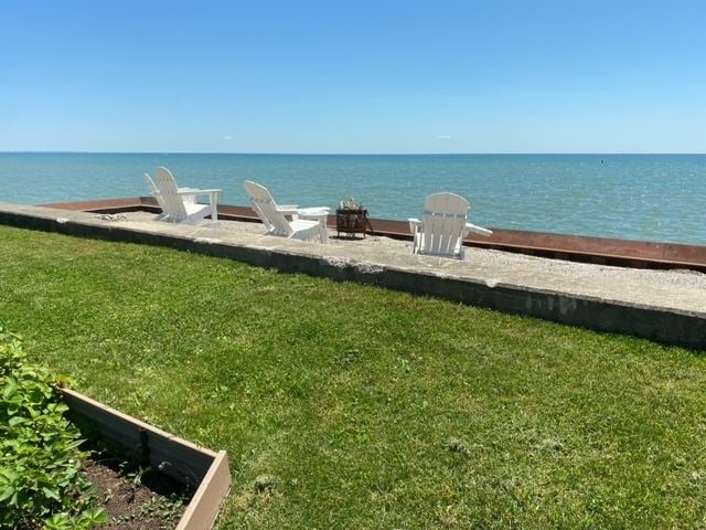6800 Lakeshore Dr, Newport, MI 48166 - water view