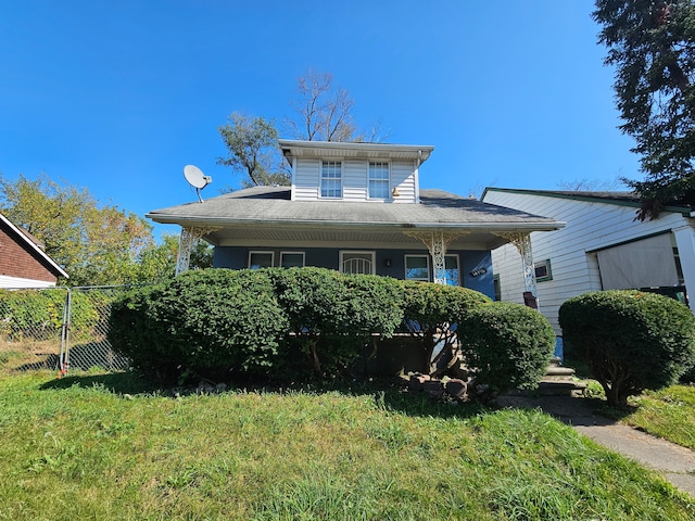 view of front of house with a front yard