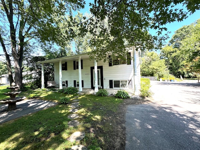 view of split foyer home