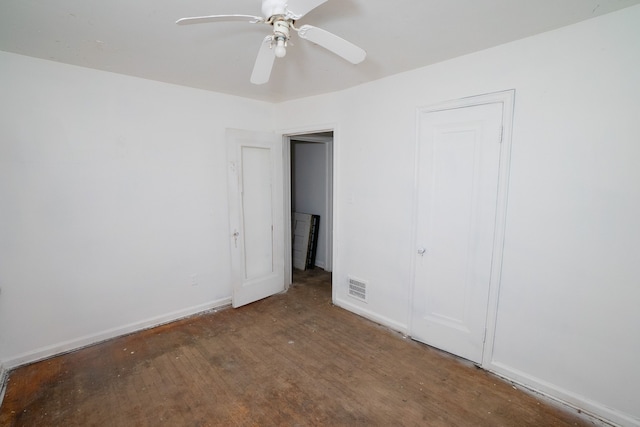 unfurnished room featuring ceiling fan