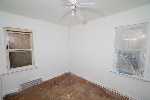 empty room featuring ceiling fan