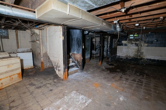 basement with washer / dryer