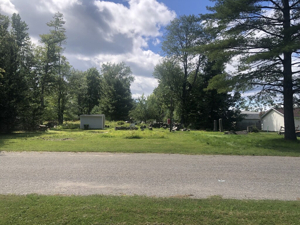 1023 Clifford St, East Tawas, MI 48730