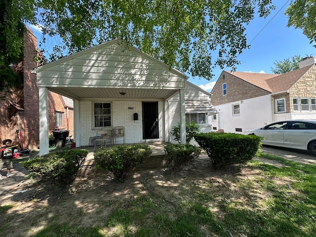 view of front of house featuring covered porch