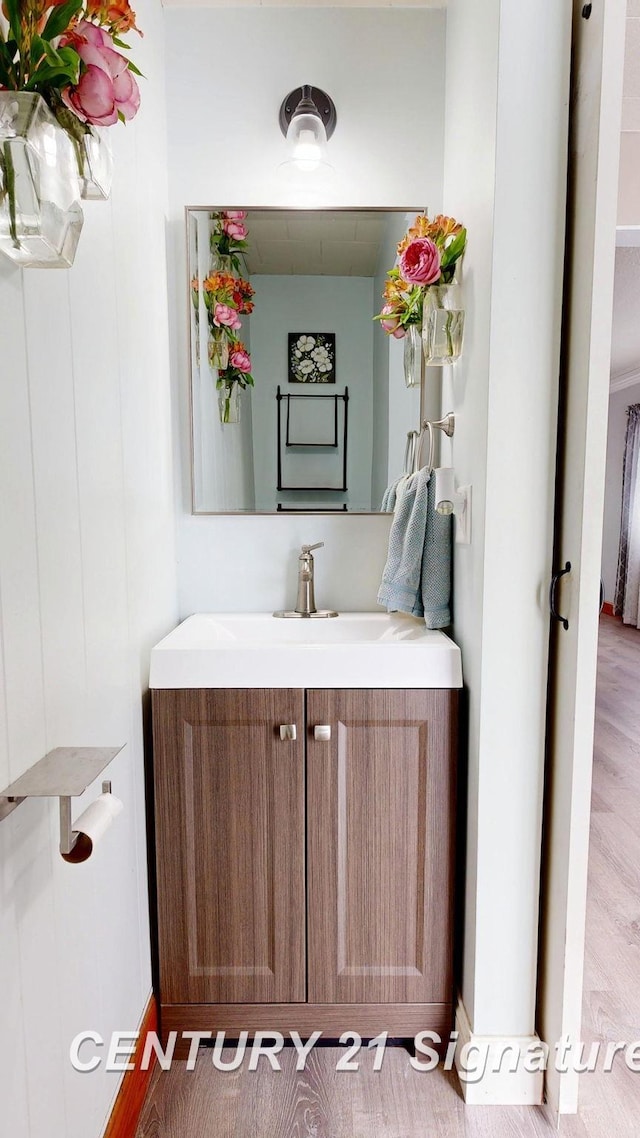 bathroom with vanity