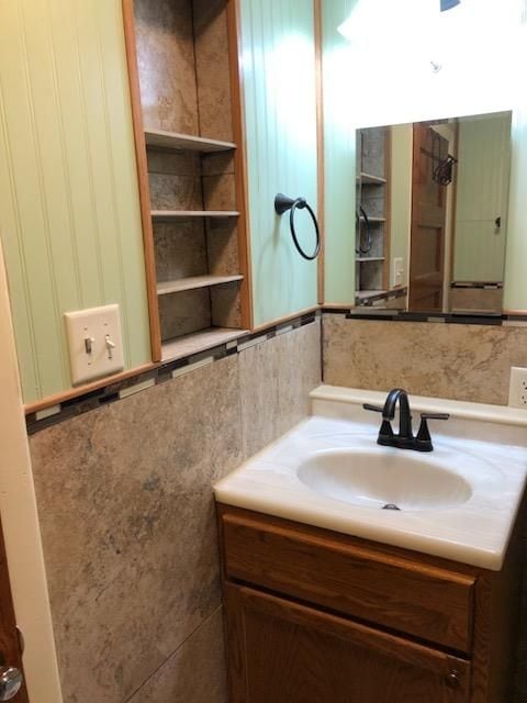 bathroom featuring vanity