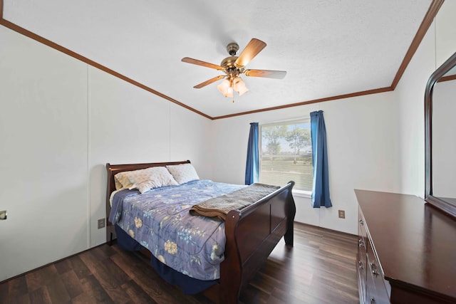 bedroom with a textured ceiling, dark hardwood / wood-style flooring, ceiling fan, and crown molding