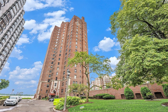 8162 E Jefferson Ave Unit 2A, Detroit MI, 48214, 3 bedrooms, 3 baths condo for sale