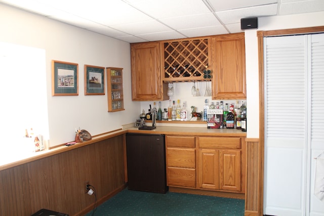 29352 Medburn Ct, Farmington Hills, MI 48336 - bar with a paneled ceiling and wet bar