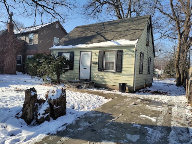 view of front of property