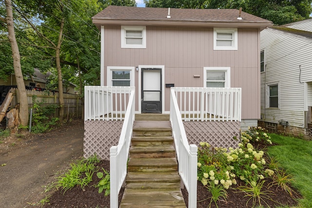 view of front of property