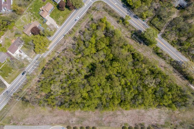 000 Wise Rd, Commerce Twp, MI 48382