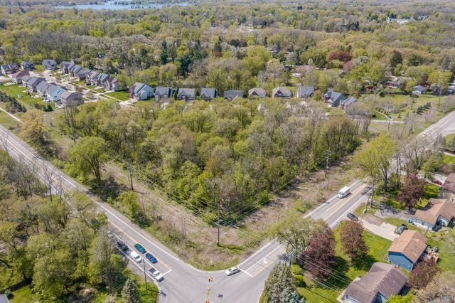 000 Wise Rd, Commerce Twp, MI 48382