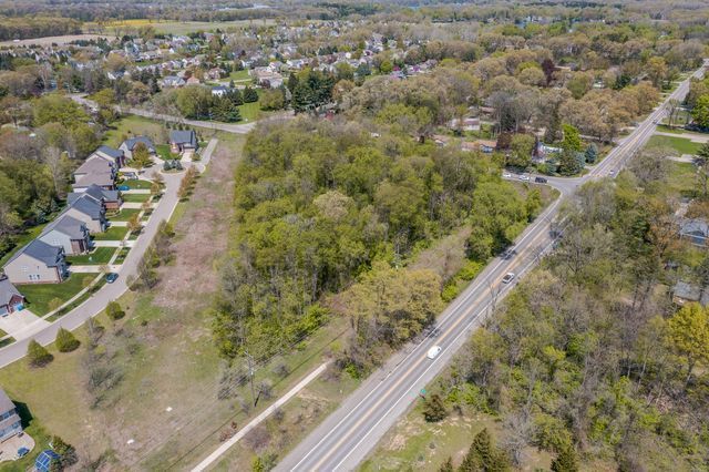 000 Wise Rd, Commerce Twp, MI 48382