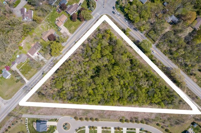 000 Wise Rd, Commerce Twp, MI 48382