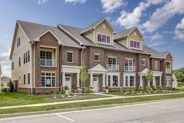 view of front of house with a front yard