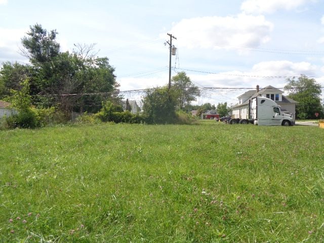13291 Sparling St, Hamtramck, MI 48212