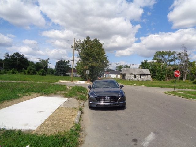 13291 Sparling St, Hamtramck, MI 48212
