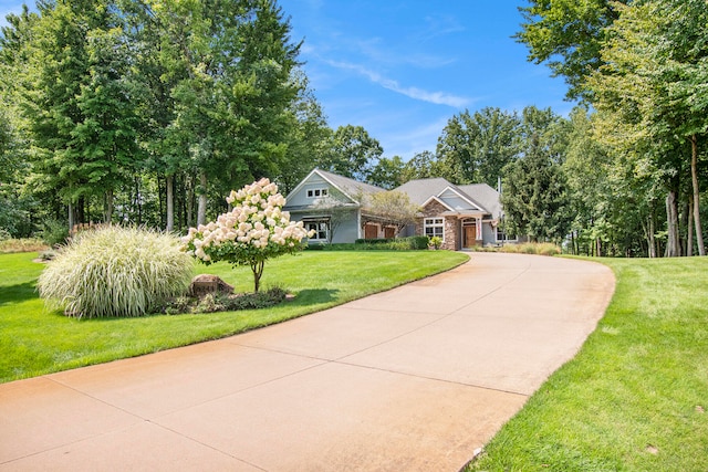 view of front of house with a front lawn