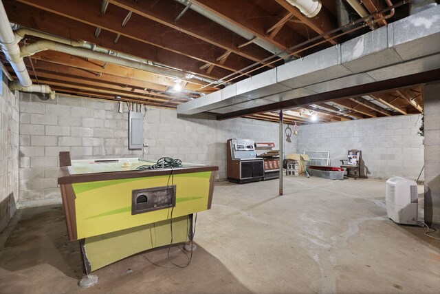 4705 Weiss Rd, Frankenmuth, MI 48734 - unfinished below grade area with electric panel