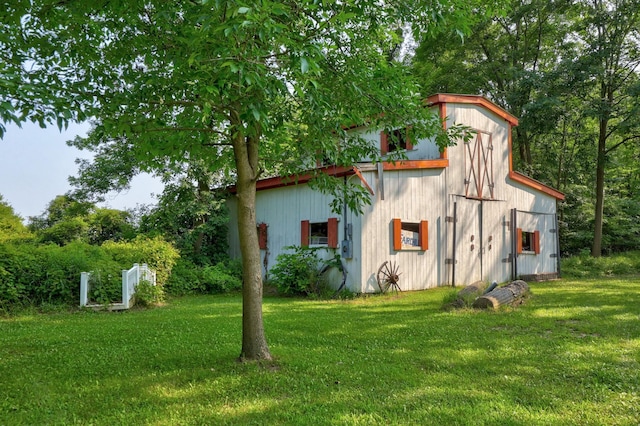 4705 Weiss Rd, Frankenmuth, MI 48734 - view of barn featuring a lawn