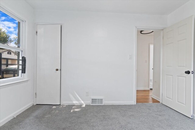 empty room with carpet