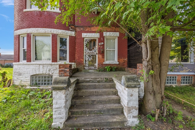 414 Horton St, Detroit, MI 48202 - view of exterior entry with brick siding