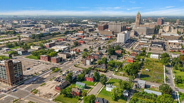 414 Horton St, Detroit, MI 48202 - aerial overview of property's location with nearby urban area