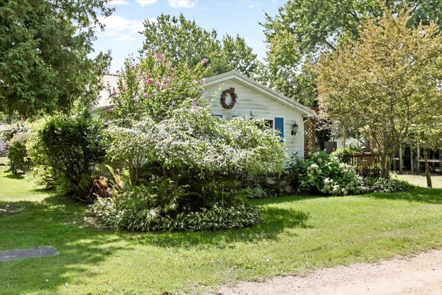 7400 Aspen Rd, Lexington, MI 48450 - view of green lawn