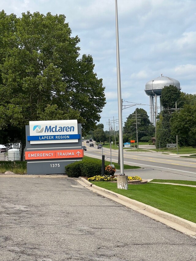 1515 Rulane Dr, Lapeer, MI 48446