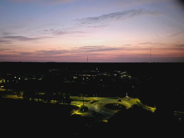 view of aerial view at dusk