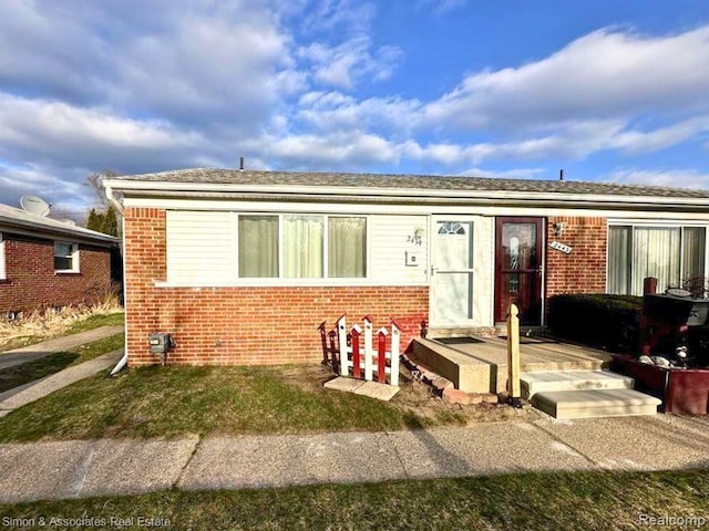 2439 Stieber St, Westland, MI 48186 - photo 1