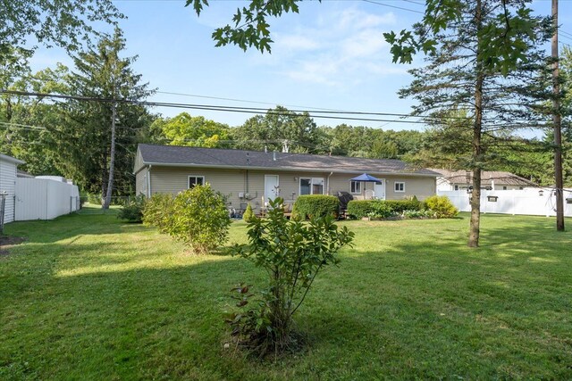 25217 King Rd, Romulus, MI 48174 - view of yard
