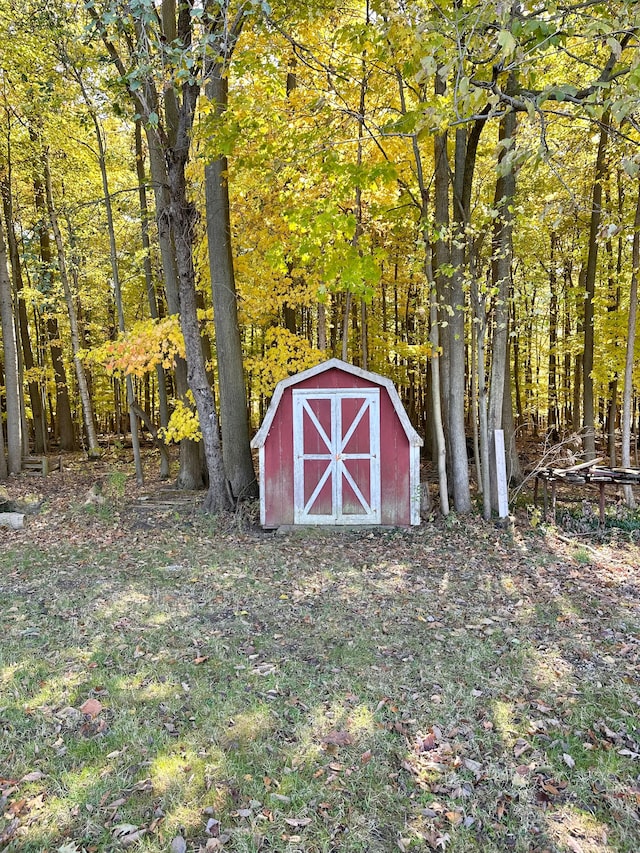 view of outbuilding