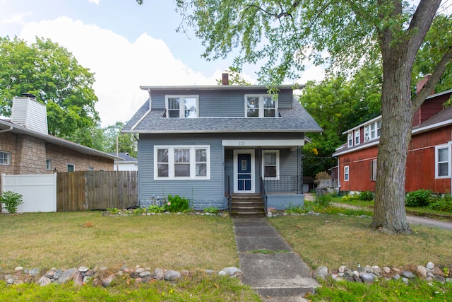 view of front of property with a front yard