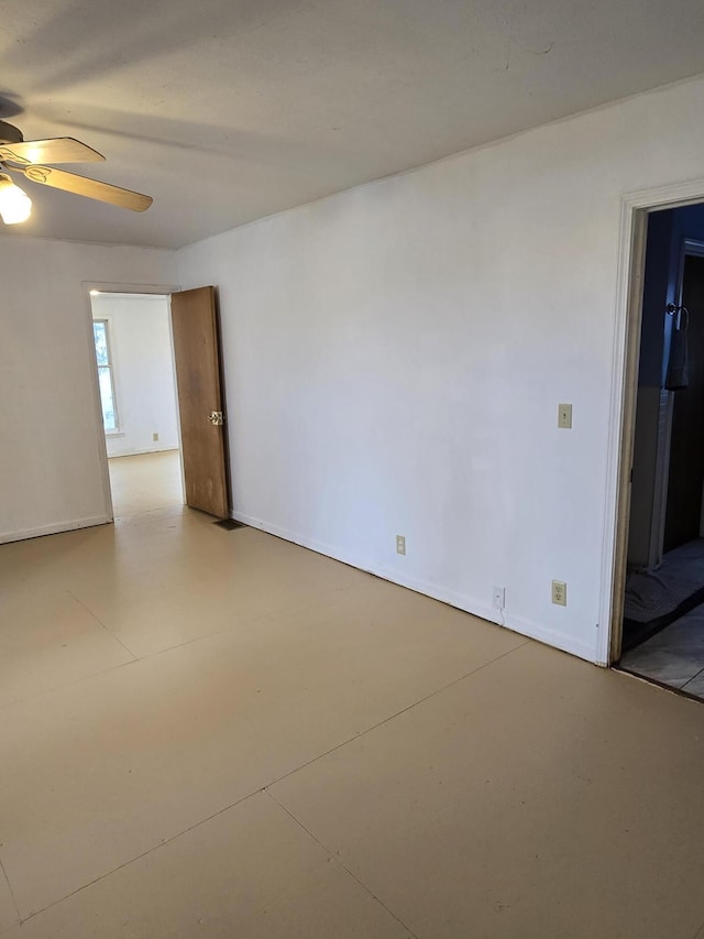 empty room with ceiling fan